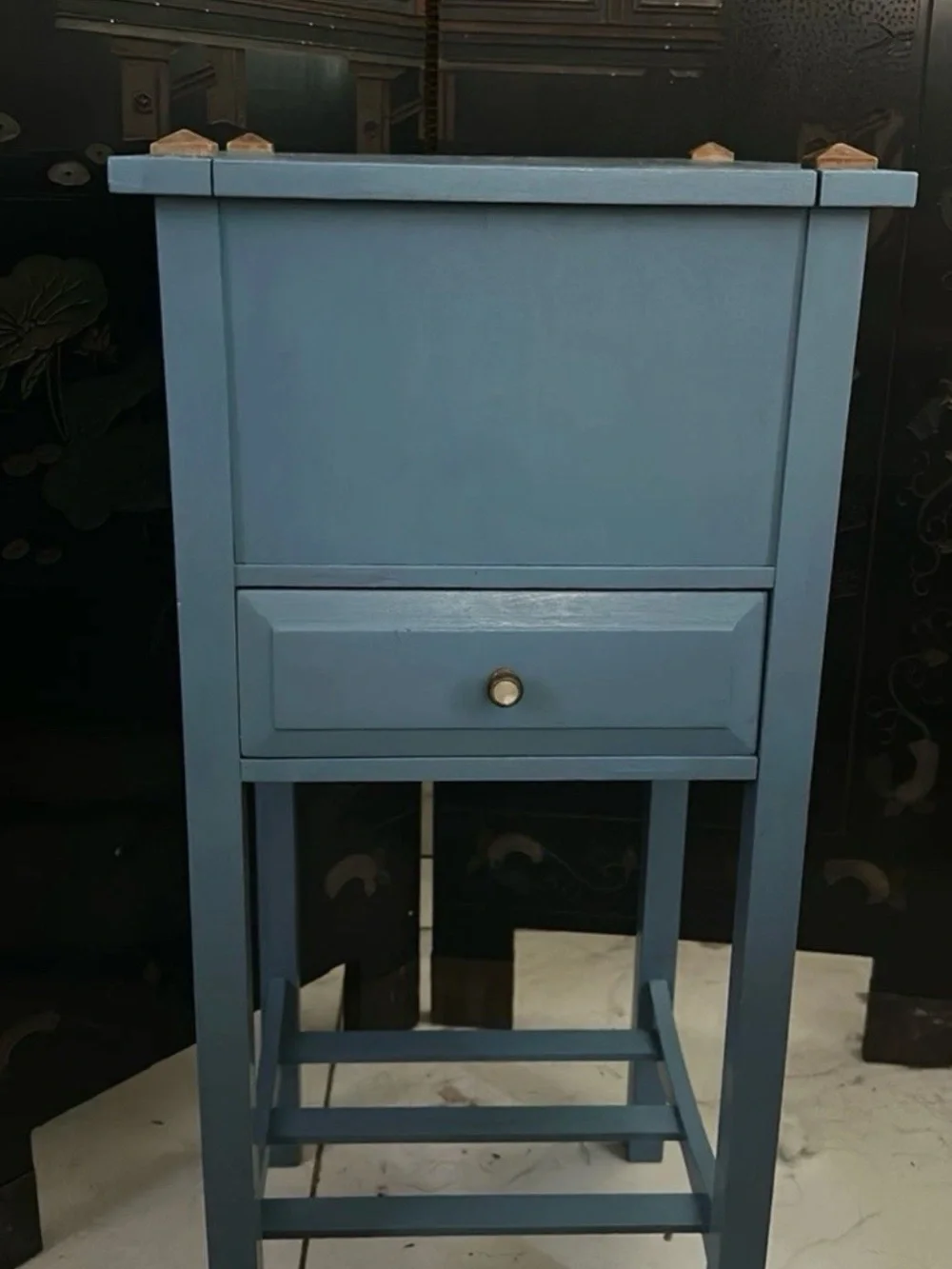 Vintage vanity